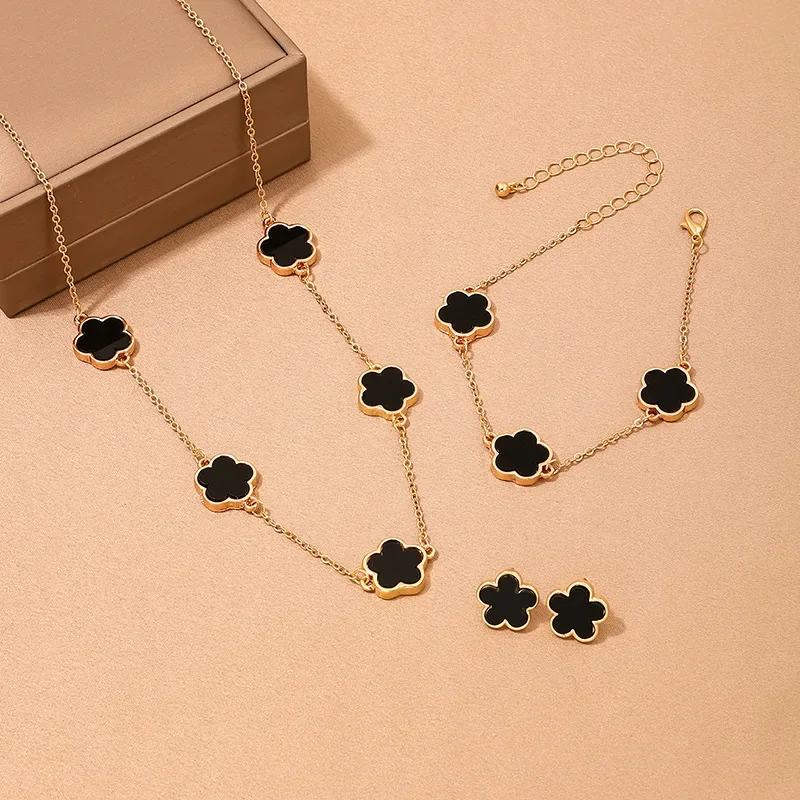 Olivia® Clover Jewellery Set